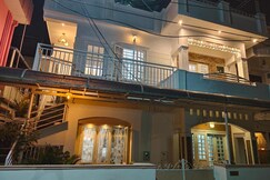 JOHNs' Paradise, Cochin