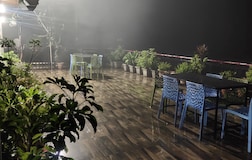 Karol Tiba Peak View Room