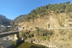 Hira Home Stay, Chachyot