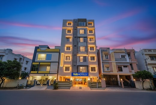 FabHotel AK Elite Luxury Homestay