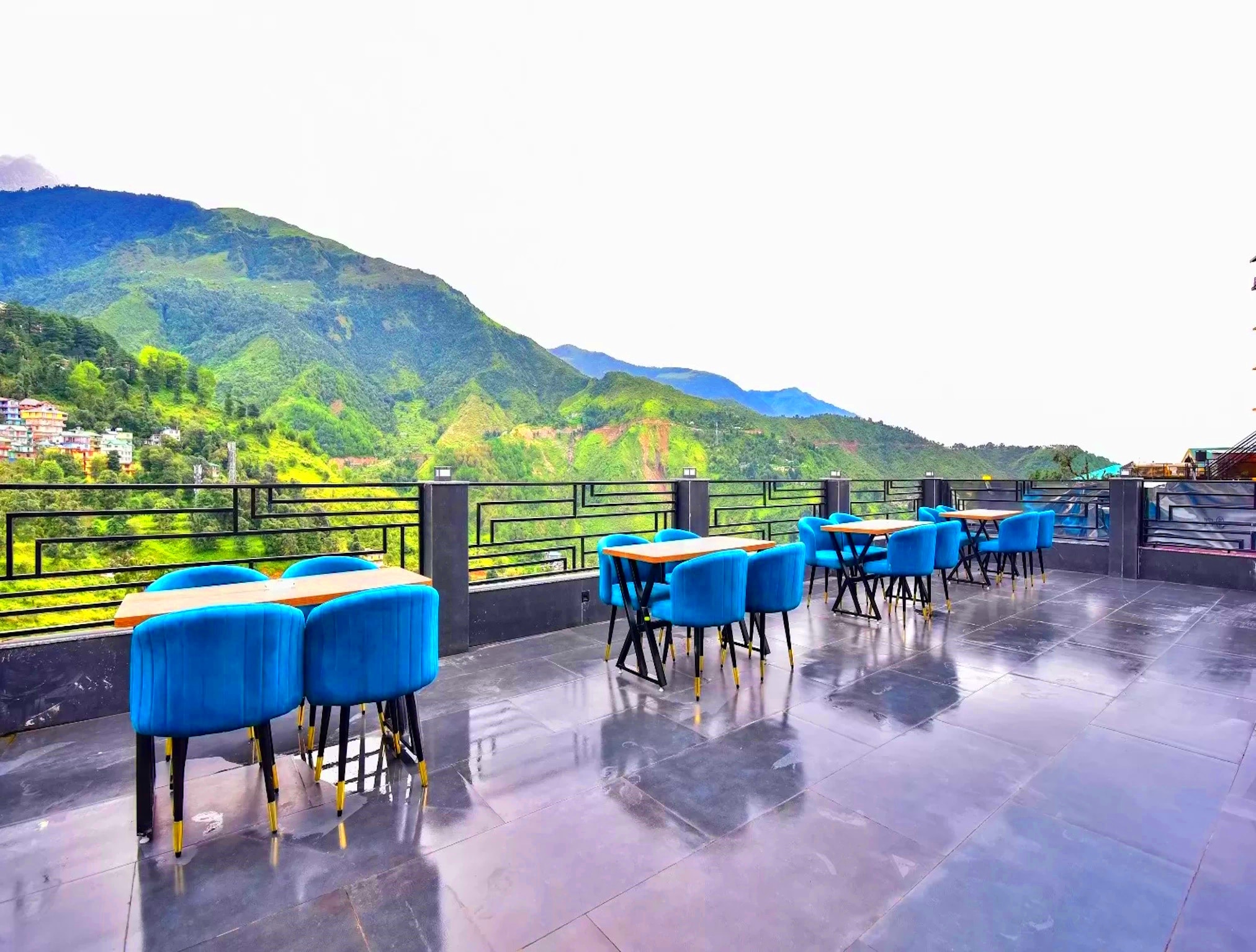 LA Riqueza Koala Inn Mcleod Ganj - Near to Dalai Lama Temple & Mall Road - Tap to explore photos