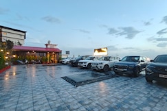 The Palm Aryan Mussoorie (5 mins Walk to Mall Road), Mussoorie