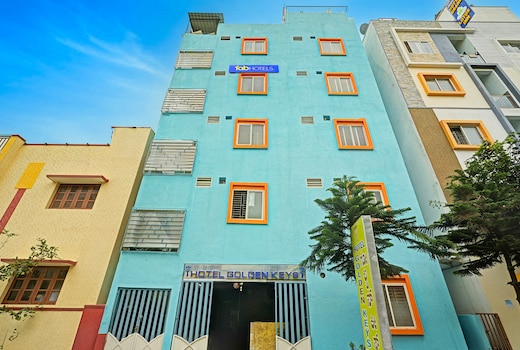 FabExpress Luxury Suites