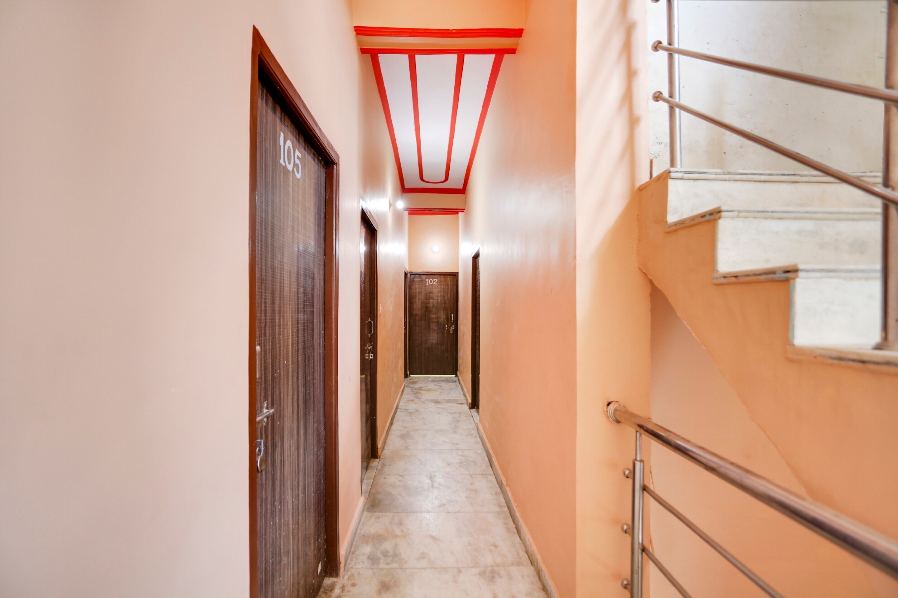 Hotel Gaur Krishna Seva Dham - Tap to explore photos