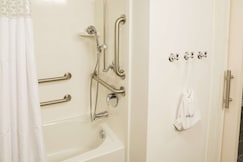 Hampton Inn & Suites by Hilton Orlando At SeaWorld, Orlando