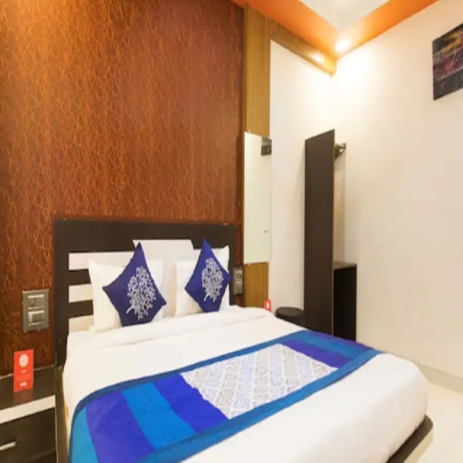 Hotel Strawberry Homes - Near Mapro Garden - Tap to explore photos