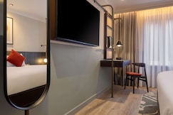The Samuel Ryder Hotel St Albans, Tapestry Collection Hilton, Luton