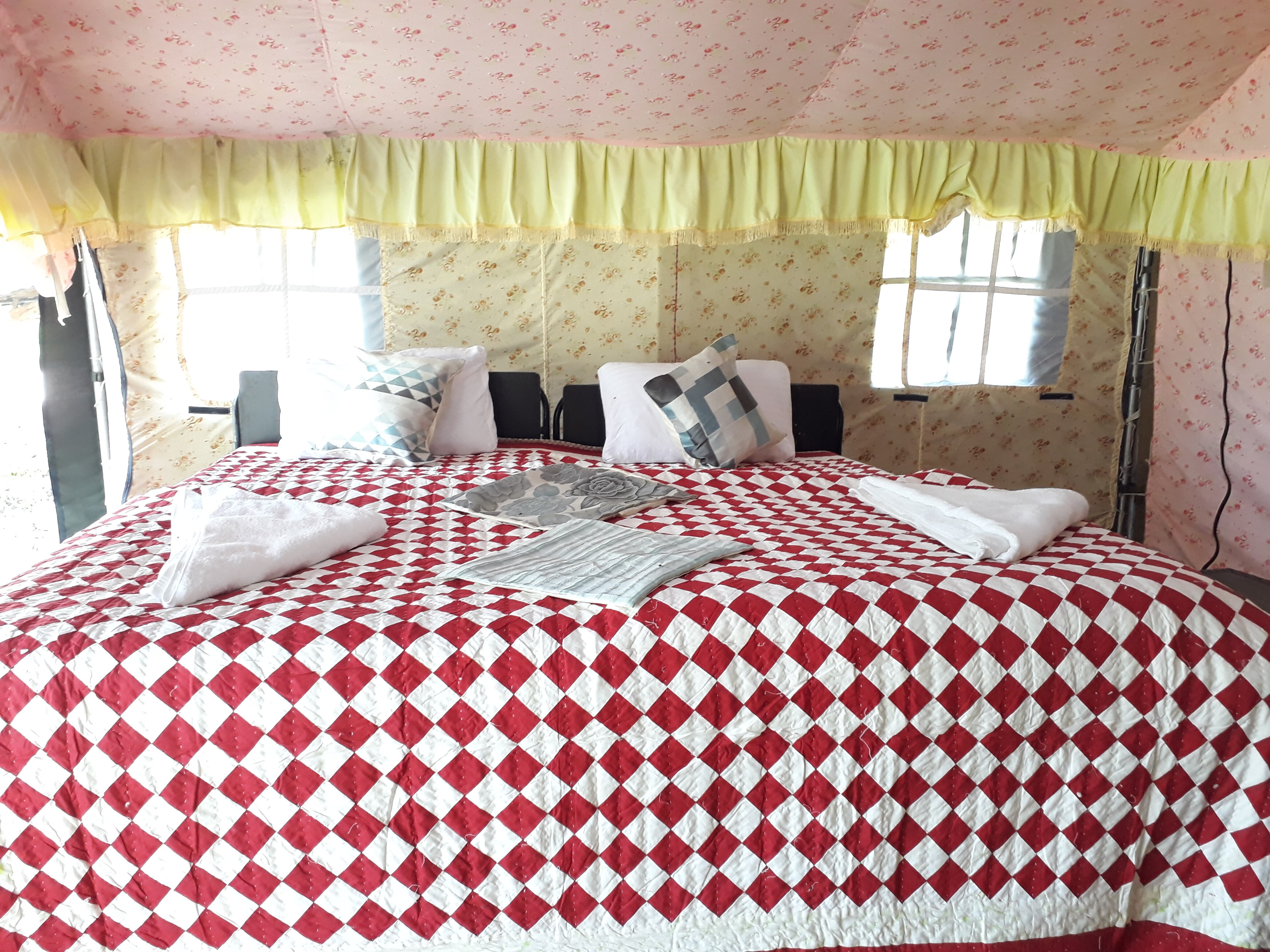CAMP YAMUNOTRI RIVER BANK RESORT - Tap to explore photos