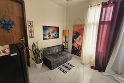 TERRACE VIEW | Private 1BHK | South Delhi, Delhi