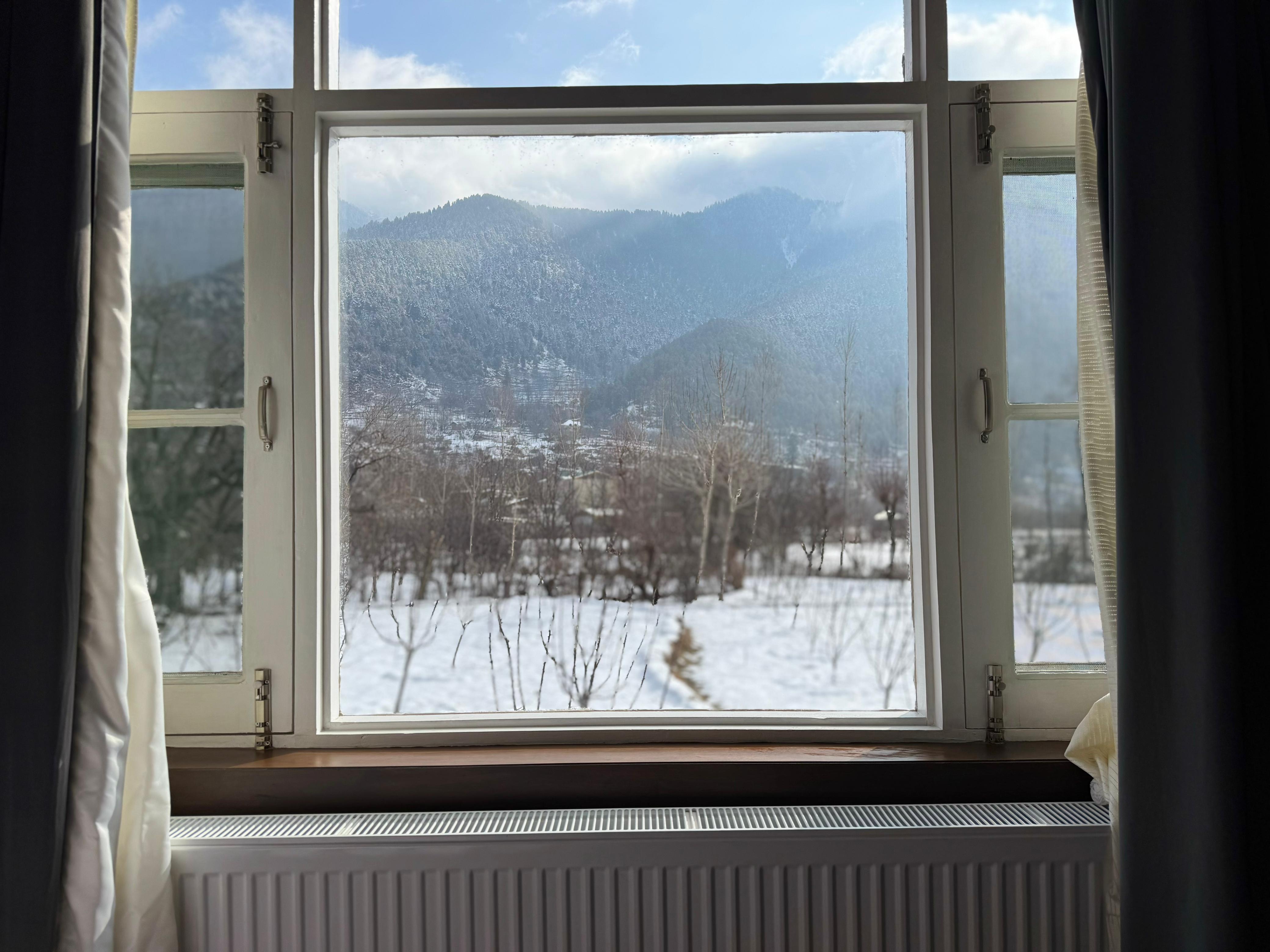 Hotel Vista Pahalgam - Tap to explore photos