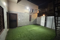 Trahes Lux Modern 4 BHK Near BLK Max Ganga Ram, Delhi