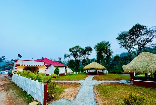 Hombaale stays Sakleshpur