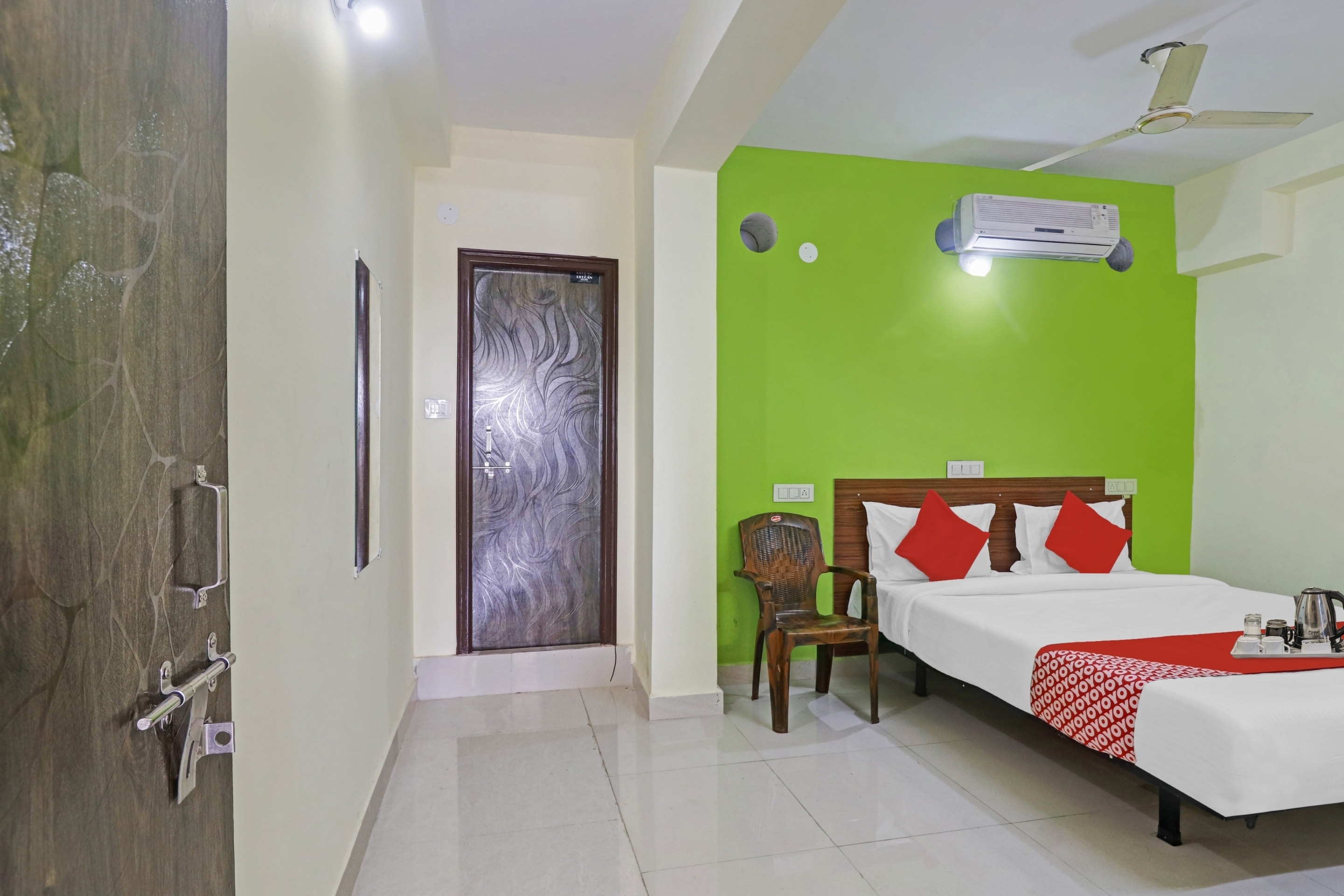 Hotel O Dk Reddy Square - Tap to explore photos