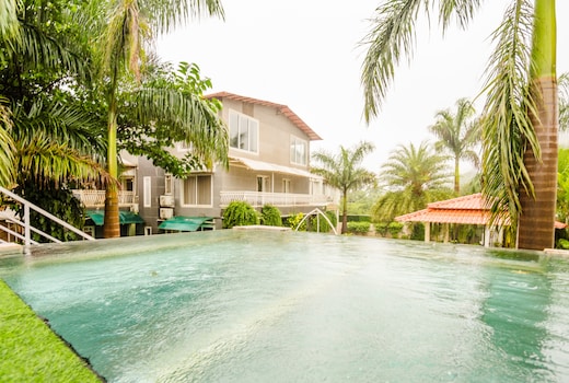 Alaya Stays Moonstone Meadows 1 Suite Room With Shared Pool