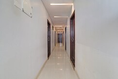 OYO 813095 Hotel Rise and Shine, Hyderabad