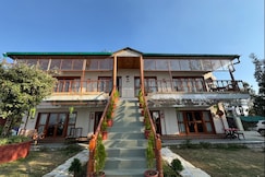 The HIMALAYAN WOODS MMT, Chaukori