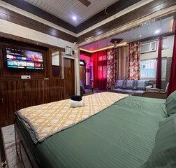 Triple bed deluxe room
