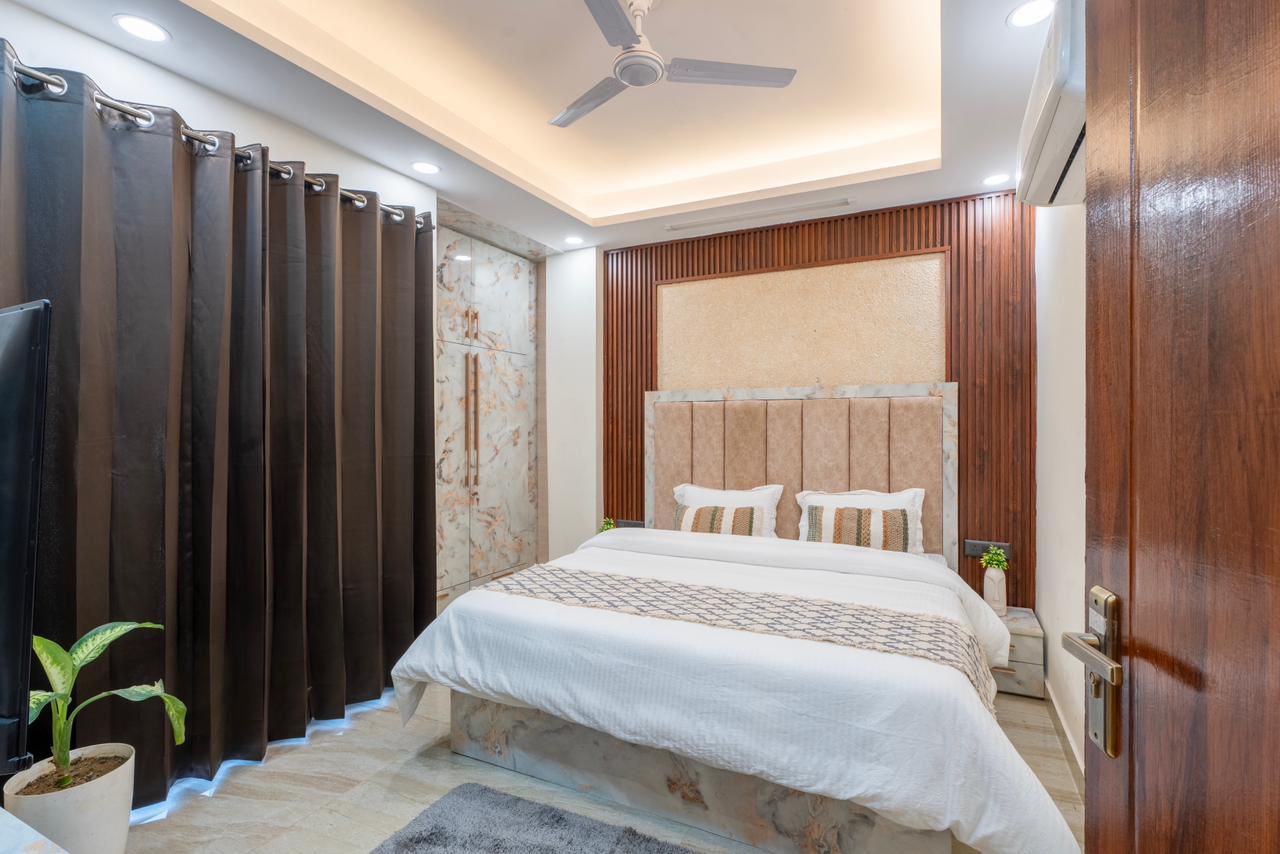 Radiant Private 1BHK Apartment on Golf Course Road - Tap to explore photos
