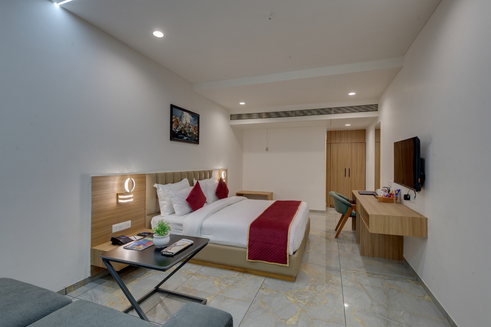 Comfort Inn Sapphire Chandkheda Ahmedabad - Tap to explore photos