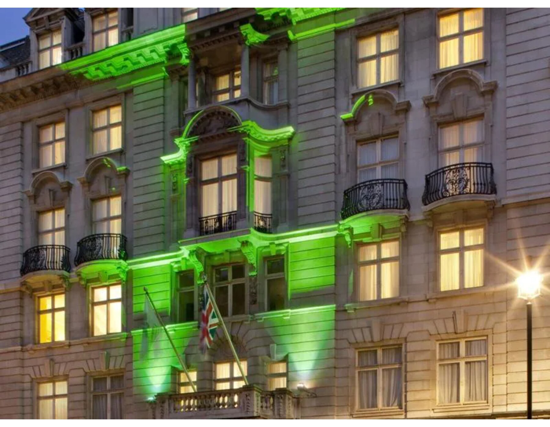 Holiday Inn LONDON - OXFORD CIRCUS - Tap to explore photos