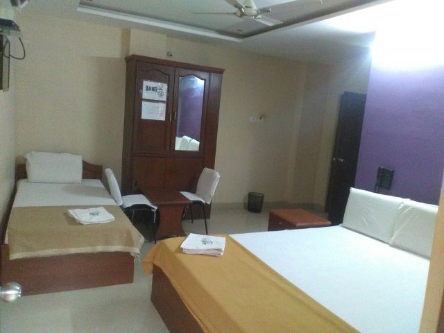 Hotel Sri shiva Shakti - Tap to explore photos