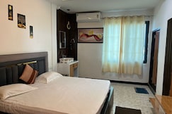 MK Hotel, Sarwar