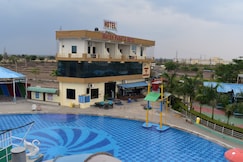 HOLIDAY WATERPARK HOTEL AND RESORT, Kota