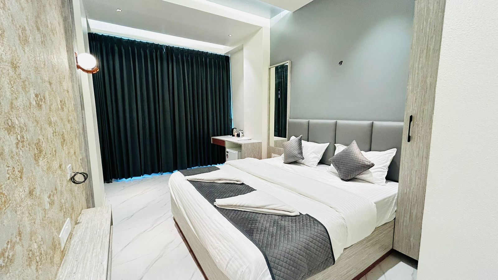 Deluxe Ac Room 1