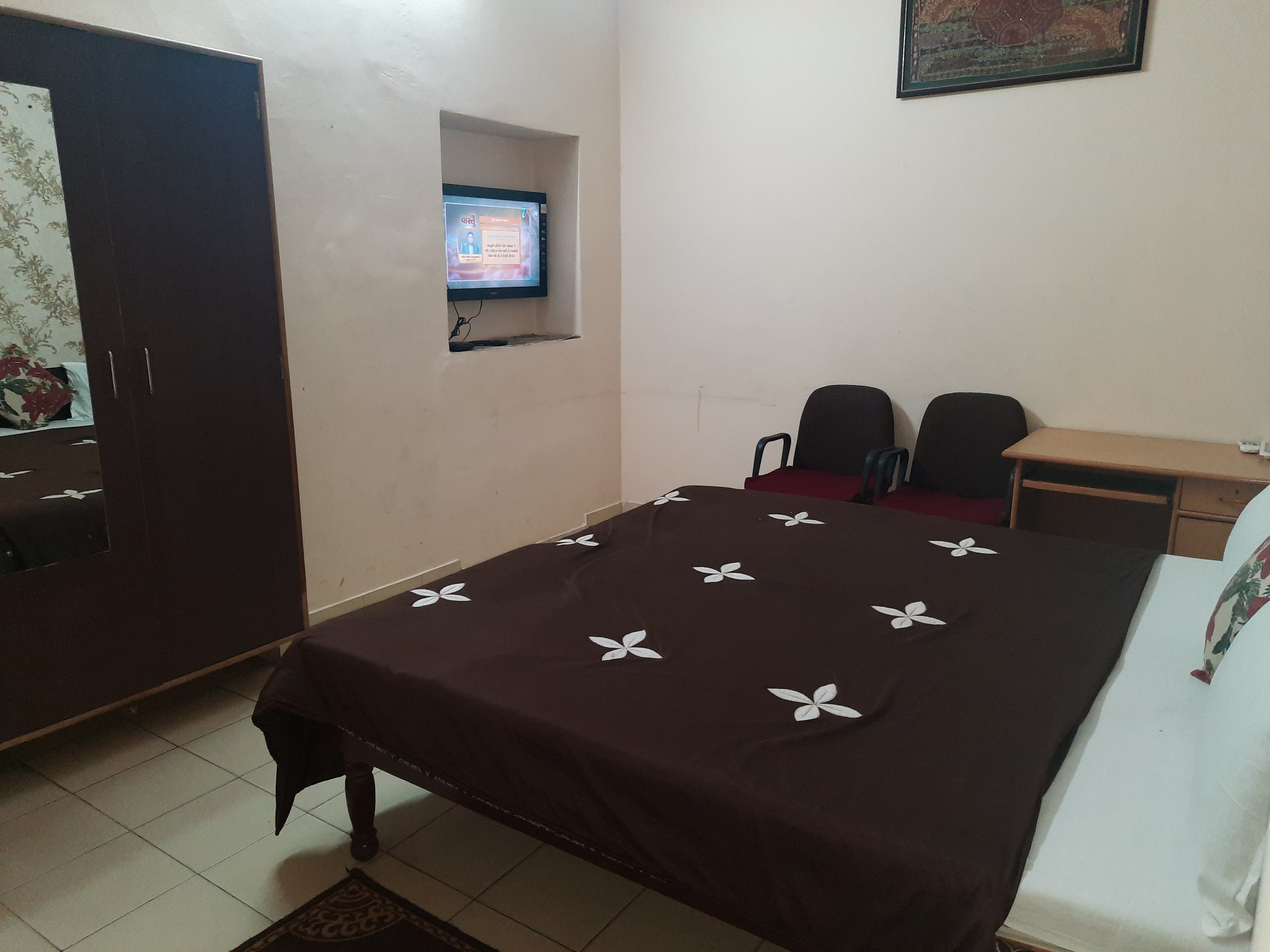 Pink City Guest House - Tap to explore photos