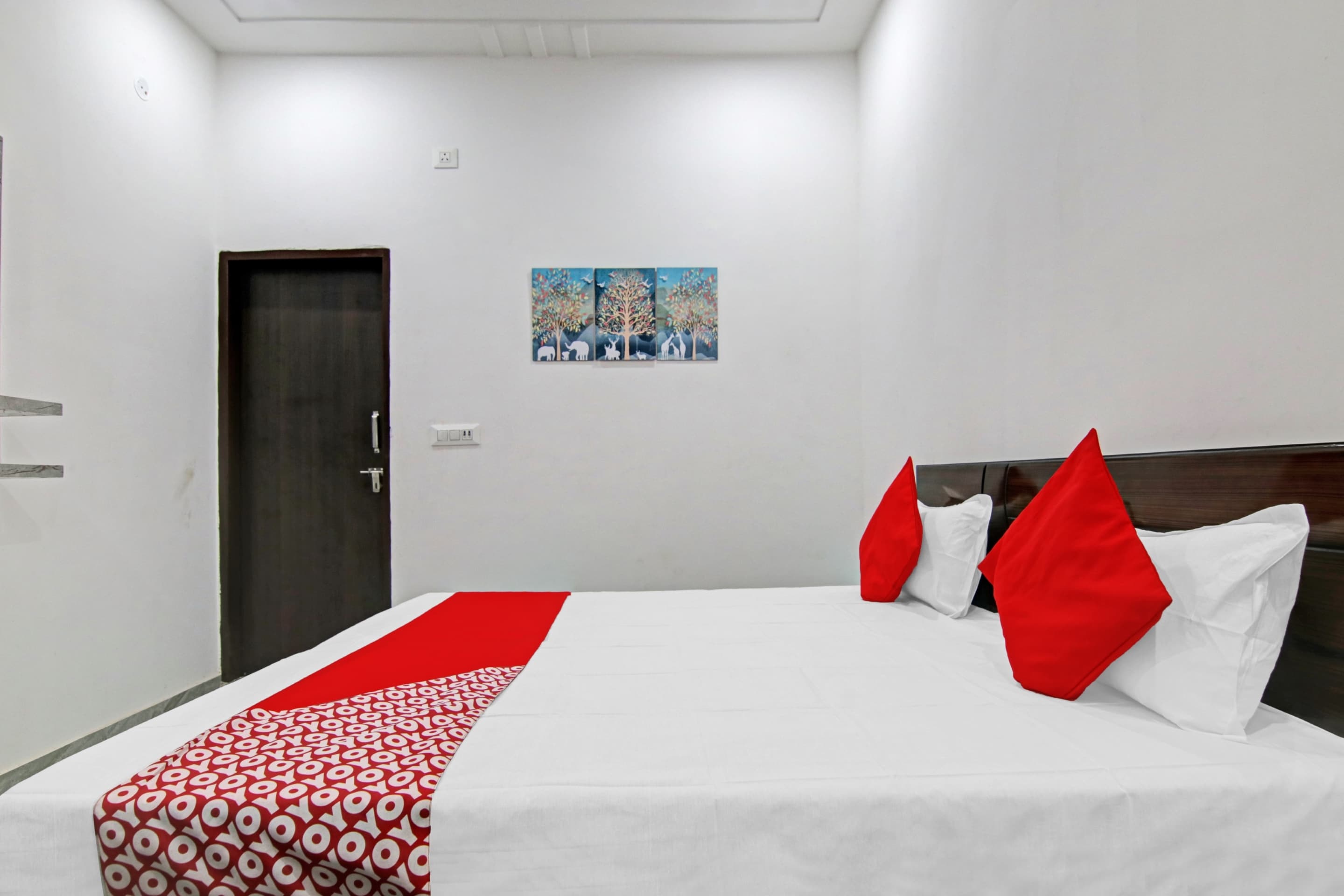 Hotel O Moon Light Guest House - Tap to explore photos