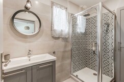 Townhouse with garden 100m from Place Morny, Yvelines