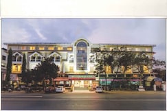 The Byke Suresh Plaza, Malegaon