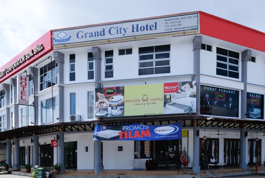 OYO 619 Grand City Hotel 2 Standard, Kuantan Start From INR 39 per