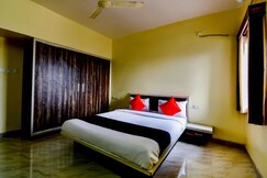 Hotel O Dwarka Lodge, Wadgaon
