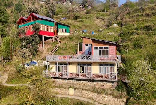 Jibhi wooden homestay