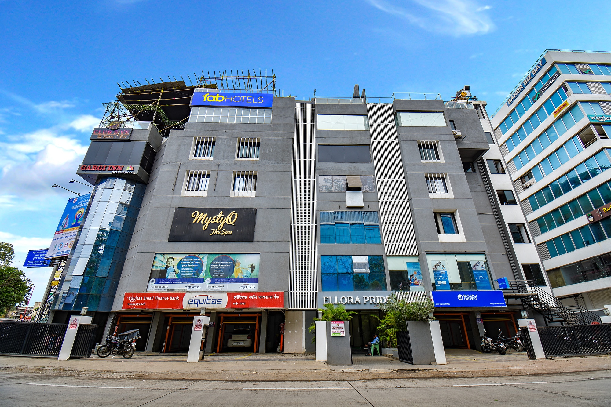 FabHotel Gargi Inn - Near Balewadi Stadium - Tap to explore photos