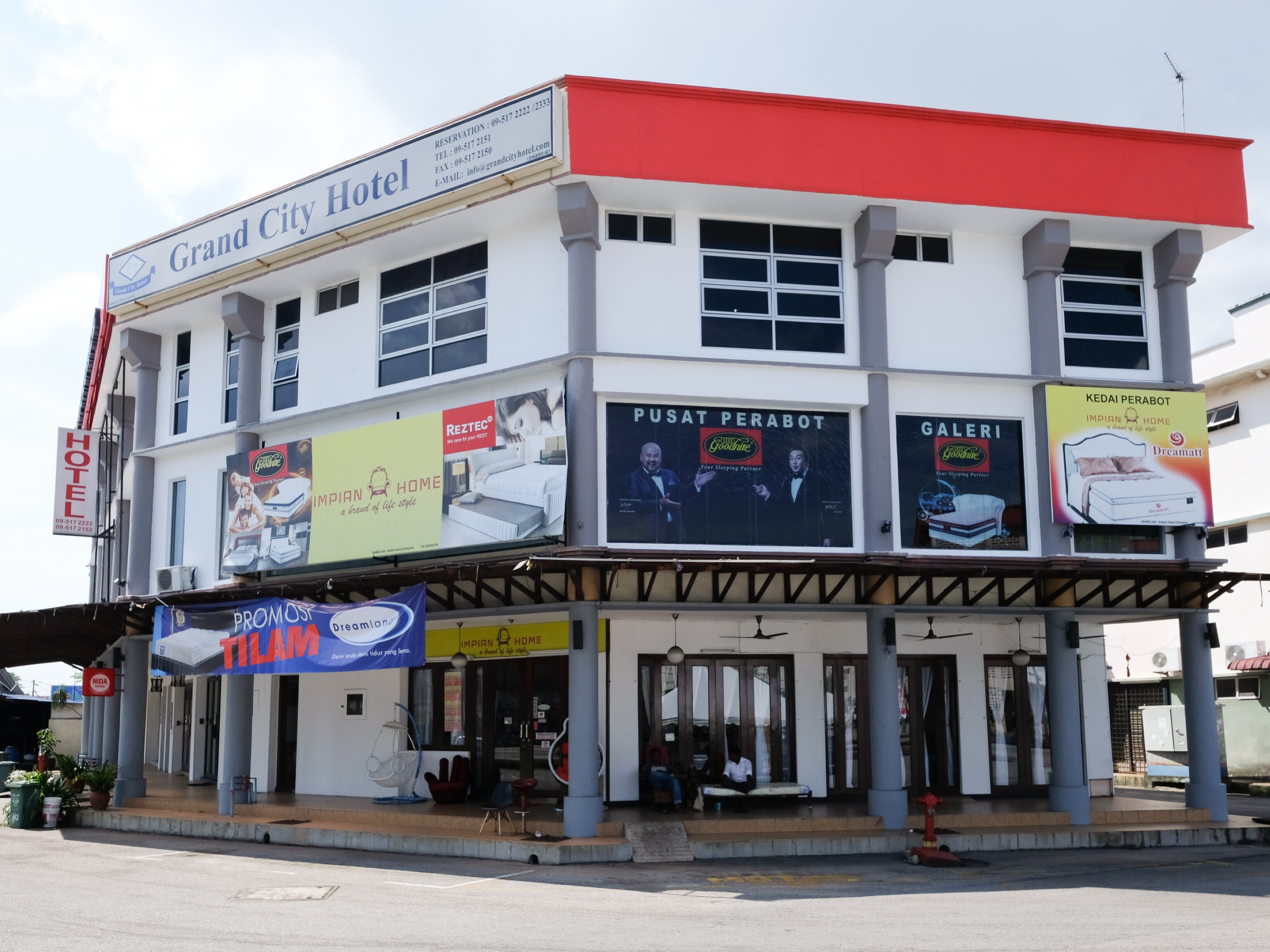 OYO 619 Grand City Hotel 2 Standard, Kuantan Start From INR 39 per 