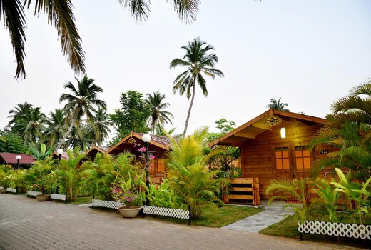 Majestic Beach Comforts-Beachfront