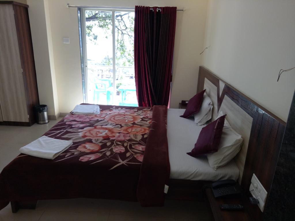 Homevilas-2512 Fully Furnished Homestay in Mahableshwar - Tap to explore photos