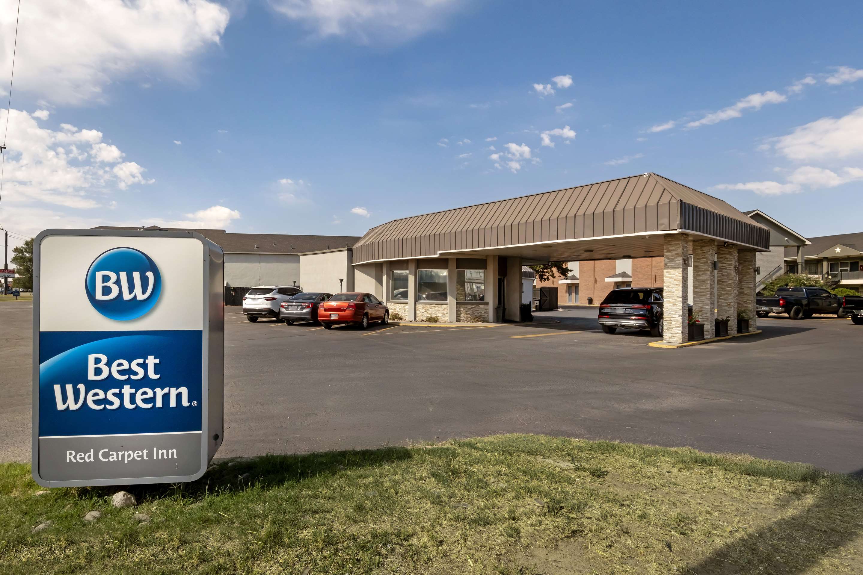 Best Western Red Carpet Inn - Tap to explore photos