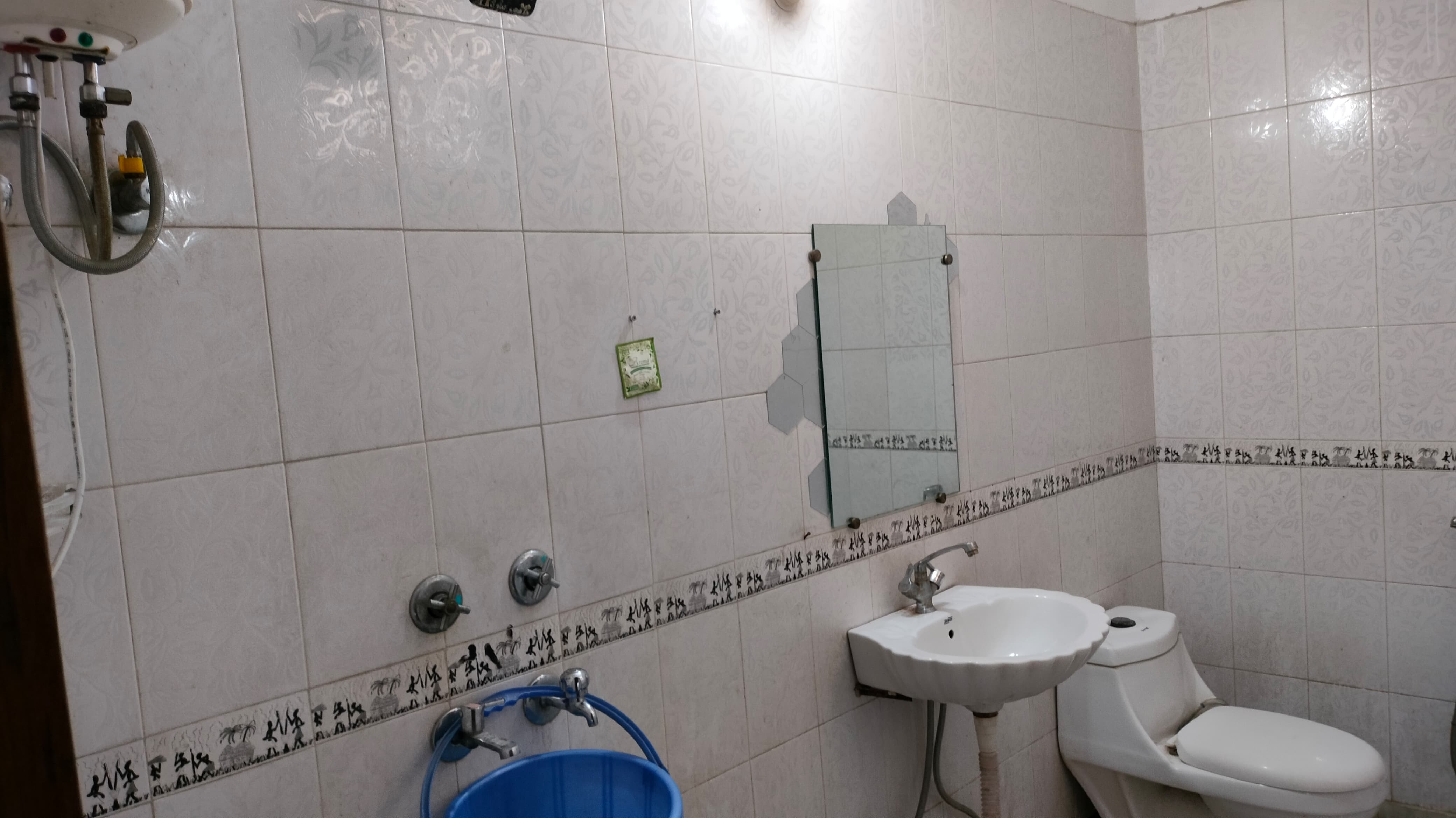 Hotel Vardan Residency - Tap to explore photos