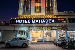 Hotel Mahadev and Guesthouse, Surat