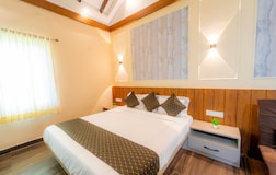 Deluxe Family Room 2