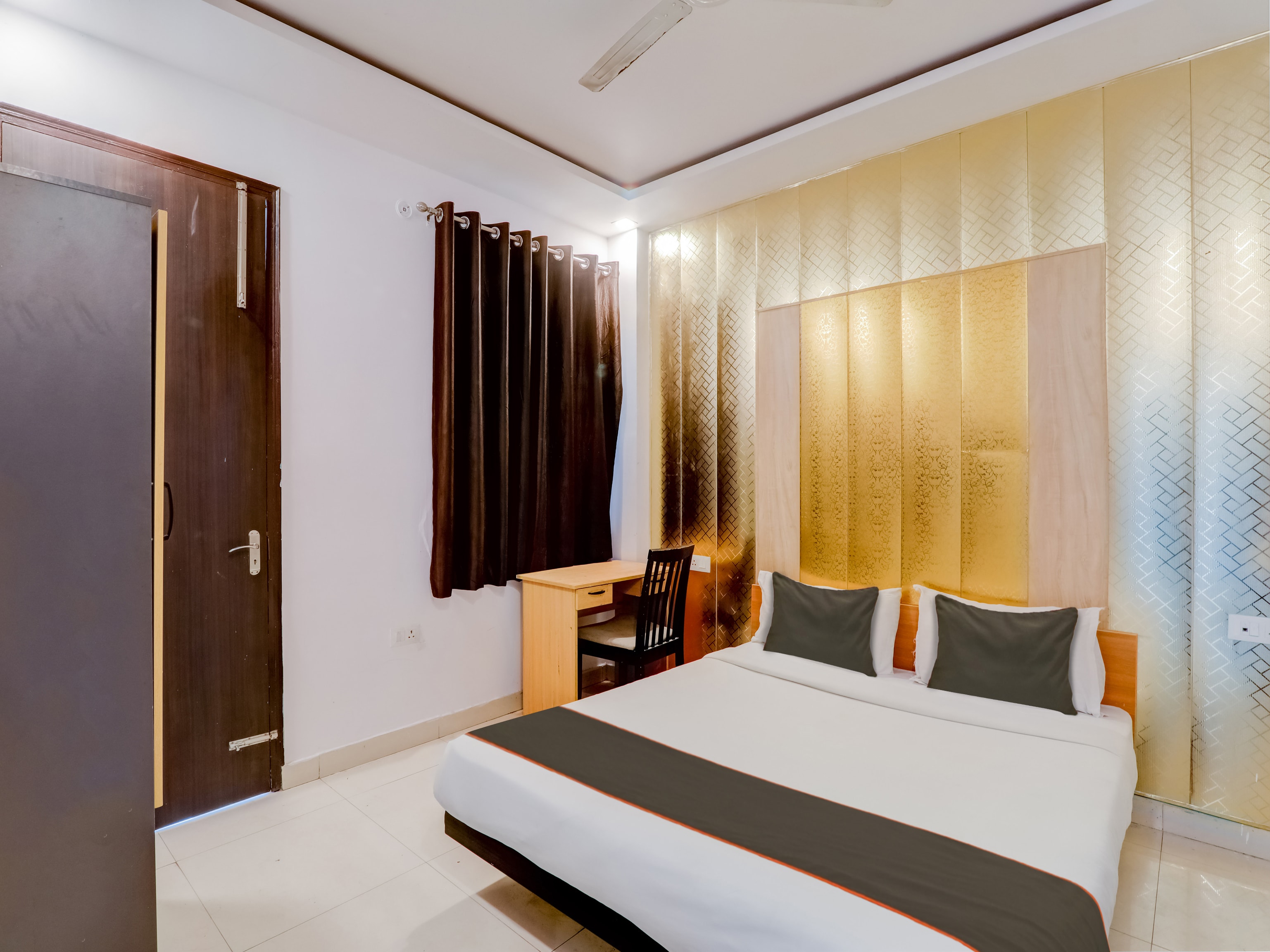 Collection O Kiara Guest House - Tap to explore photos