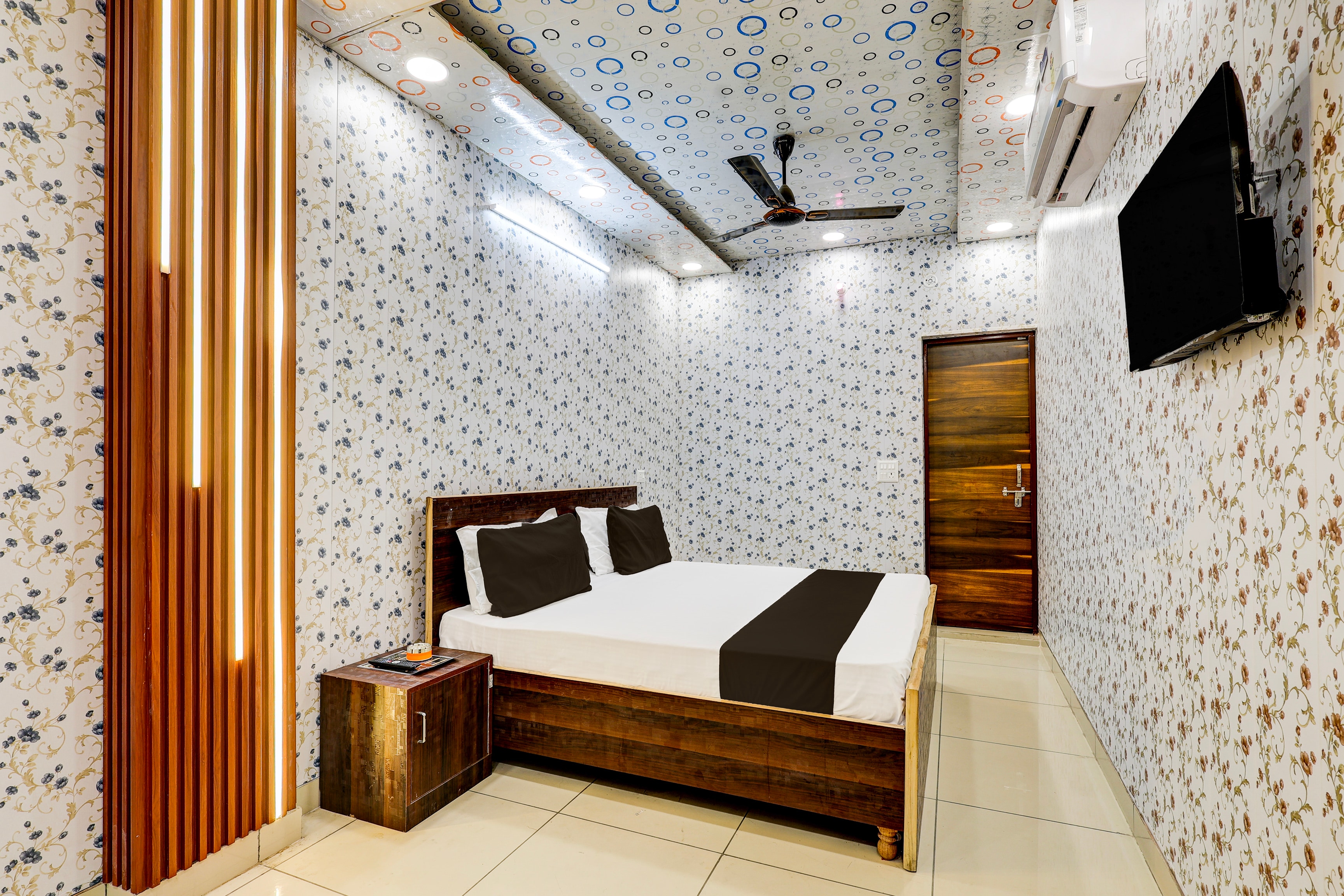 Hotel O Nangloi Residency - Tap to explore photos
