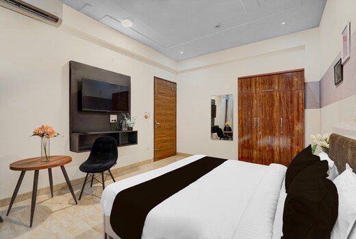 Hotel O Moksh