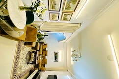 Elite Living  Fully Furnished Spacious 2BHK, Delhi