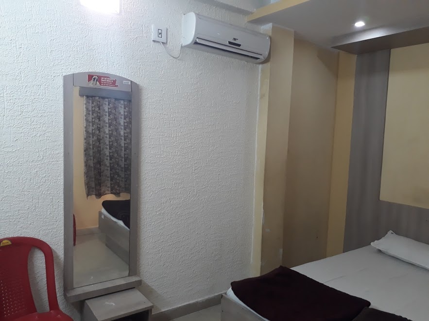 Hotel Pratap Inn - Tap to explore photos