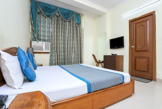 Home Stay Dwarka | Rooms & Caretaker