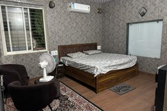 house with swimming pool for party animals, Jaipur